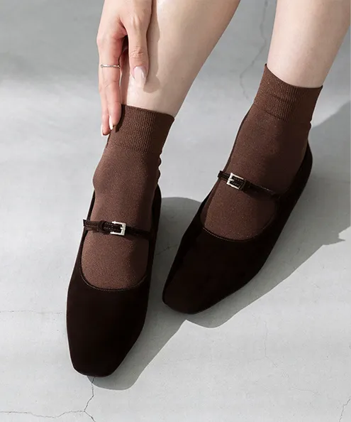 センターバックル パンプス