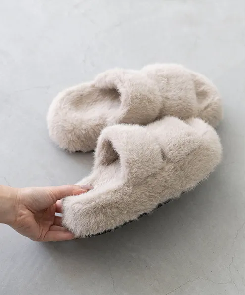 menue (メヌエ) 厚底 もこもこ ファーサンダル