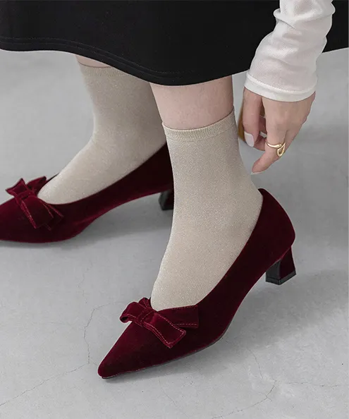 リボンモチーフ ポインテッドトゥ ヒールパンプス
