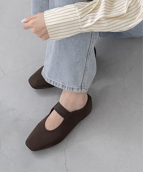 スクエアトゥ ゴムストラップ Uカットフラットパンプス
