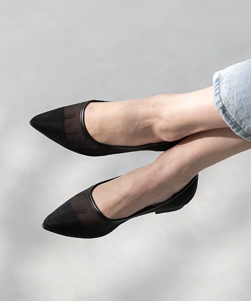 エアスイート ポインテッドトゥフラットパンプス
