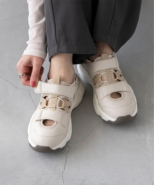 ベルクロストラップ スニーカーサンダル