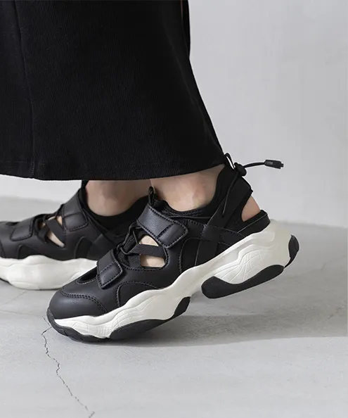 ベルクロストラップ スニーカーサンダル