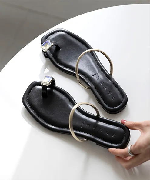 ゴールドモチーフ フラットサンダル